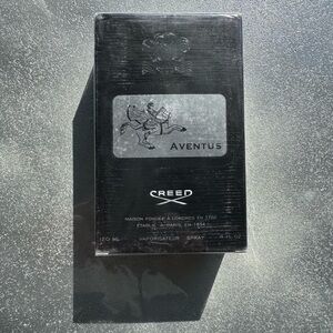 Creed Aventus Black and Silver Packaging